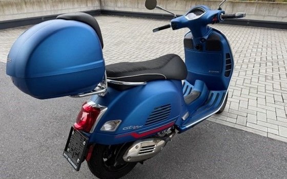 Gebrauchtmotorrad Vespa GTS 300 - Bild 3