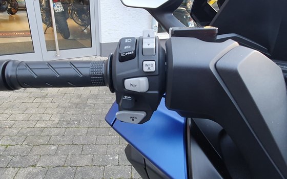 Gebrauchtmotorrad Honda Forza 125 - Bild 10