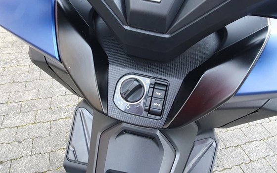 Gebrauchtmotorrad Honda Forza 125 - Bild 9