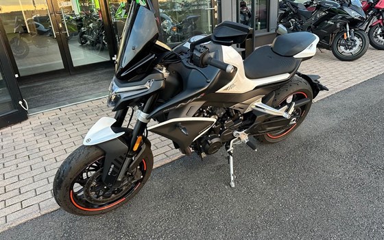 Gebrauchtmotorrad CFMOTO 800NK Advanced - Bild 2