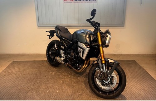 Neumotorrad Suzuki GSX-8T