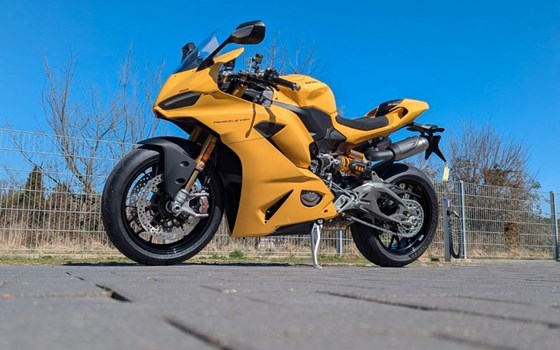 Gebrauchtmotorrad Ducati Panigale V2 S - Bild 1
