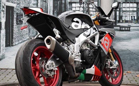 Gebrauchtmotorrad Aprilia RSV4 RF - Bild 10