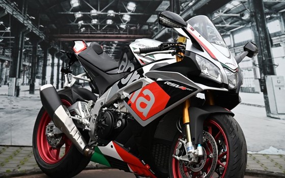 Gebrauchtmotorrad Aprilia RSV4 RF - Bild 2