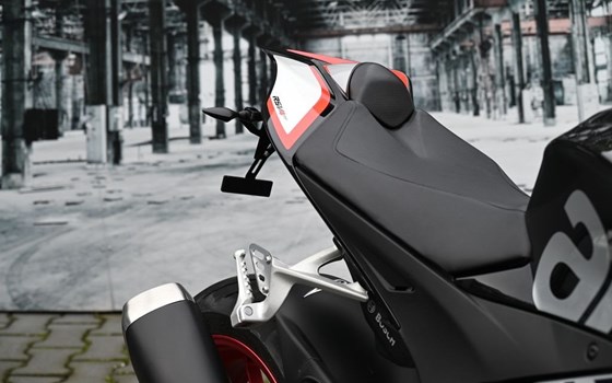 Gebrauchtmotorrad Aprilia RSV4 RF - Bild 5