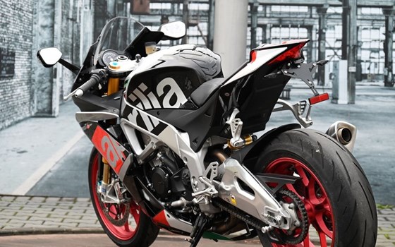 Gebrauchtmotorrad Aprilia RSV4 RF - Bild 8