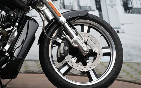 Gebrauchtmotorrad Harley-Davidson V-Rod Muscle VRSCF - Bild 3