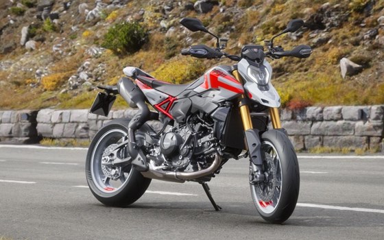 Neufahrzeug Ducati Hypermotard V2 SP - Bild 2