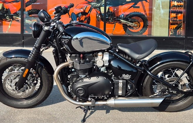 Triumph BONNEVILLE BOBBER CHROME EDITION