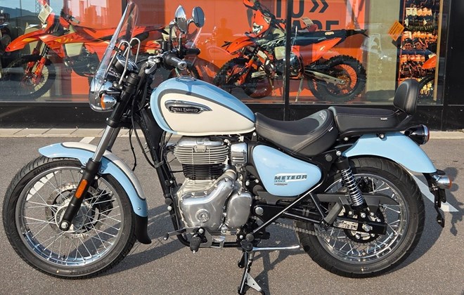 Royal Enfield Meteor 350 Aurora