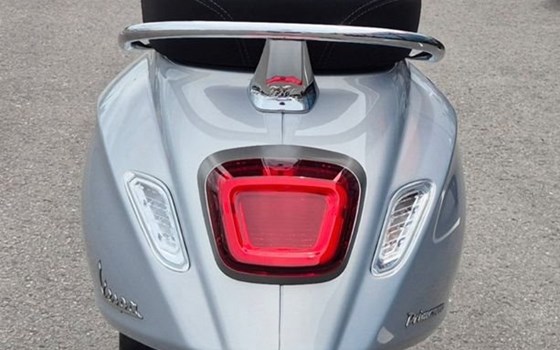 Neufahrzeug Vespa Primavera 125 75th - Bild 5