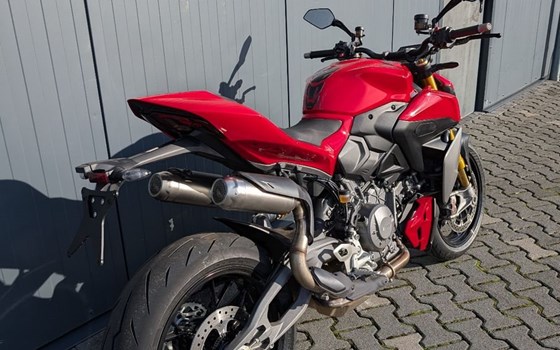 Gebrauchtmotorrad Ducati Streetfighter V2 S - Bild 3