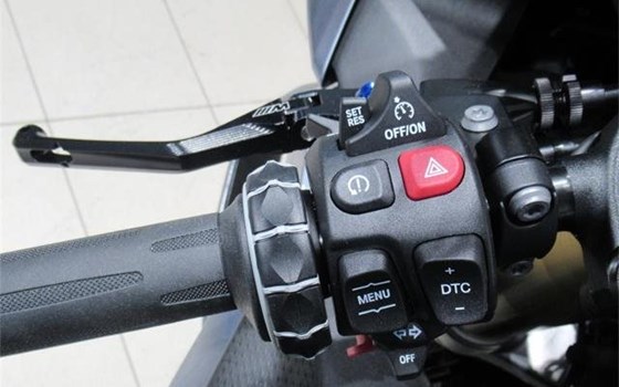 Gebrauchtmotorrad BMW S 1000 RR - Bild 8