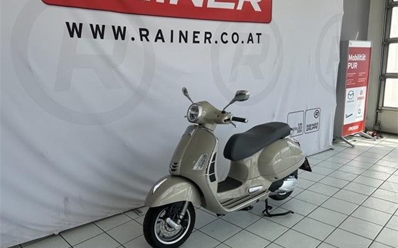 Gebrauchtmotorrad Vespa GTS 300 hpe - Bild 2
