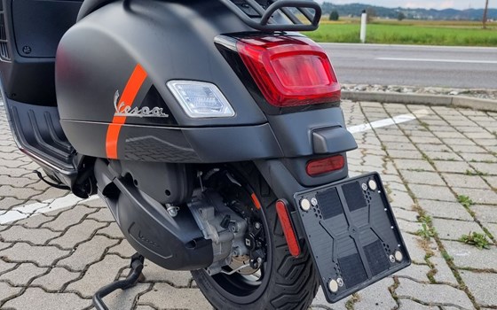 Gebrauchtmotorrad Vespa GTS 300 hpe Super Sport - Bild 6