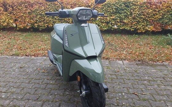 Gebrauchtmotorrad Lambretta X300 - Bild 3