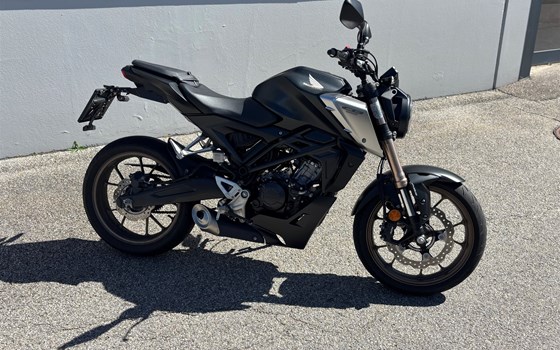 Gebrauchtmotorrad Honda CB125R - Bild 2