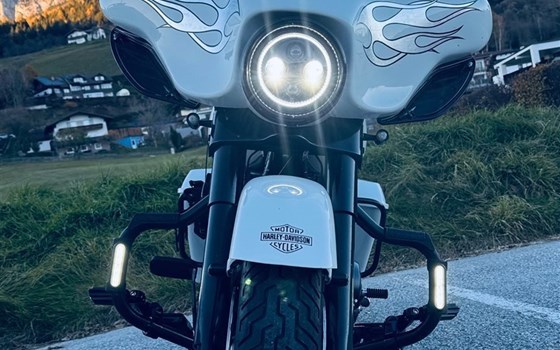 Gebrauchtmotorrad Harley-Davidson Electra Glide Ultra Classic FLHTCU - Bild 1