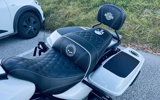 Gebrauchtmotorrad Harley-Davidson Electra Glide Ultra Classic FLHTCU - Bild 7