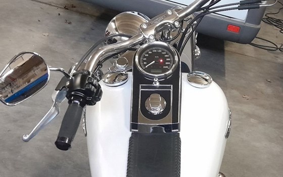 Gebrauchtmotorrad Harley-Davidson Softail Deluxe FLSTN - Bild 4