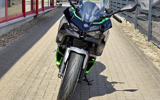 Neufahrzeug Kawasaki Ninja 7 Hybrid - Bild 12