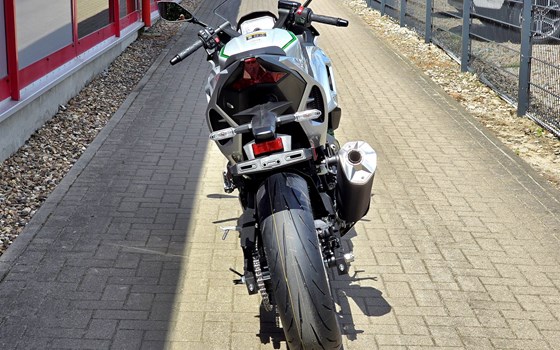 Neufahrzeug Kawasaki Ninja 7 Hybrid - Bild 8