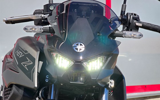 Gebrauchtmotorrad Kawasaki Z7 Hybrid - Bild 18