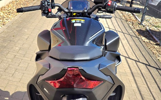 Gebrauchtmotorrad Kawasaki Z7 Hybrid - Bild 9
