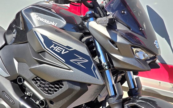 Gebrauchtmotorrad Kawasaki Z7 Hybrid - Bild 12