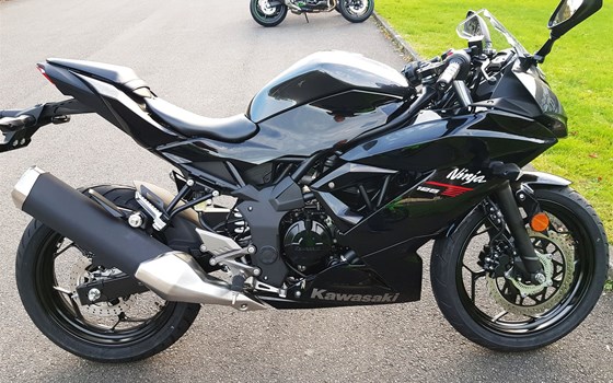 Neufahrzeug Kawasaki Ninja 125 - Bild 4