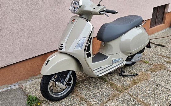 Gebrauchtmotorrad Vespa GTS 125 - Bild 1