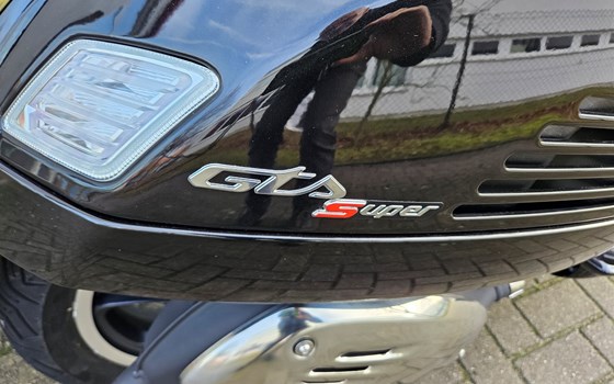 Neufahrzeug Vespa GTS 300 Super - Bild 5
