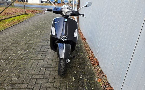 Neufahrzeug Vespa GTS 300 Super - Bild 8