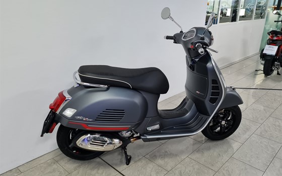 Gebrauchtmotorrad Vespa GTS 300 Super Sport - Bild 2