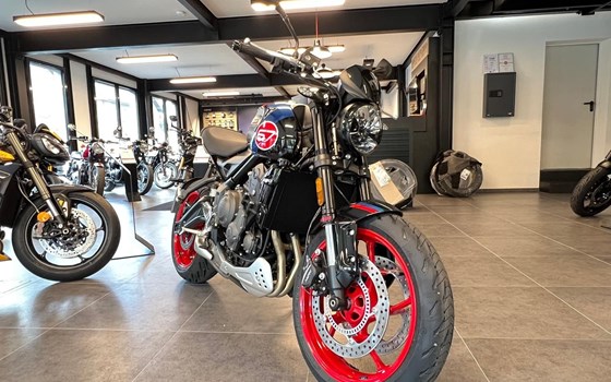 Gebrauchtmotorrad Triumph Trident 660 Triple Tribute - Bild 11