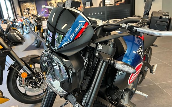 Gebrauchtmotorrad Triumph Trident 660 Triple Tribute - Bild 4