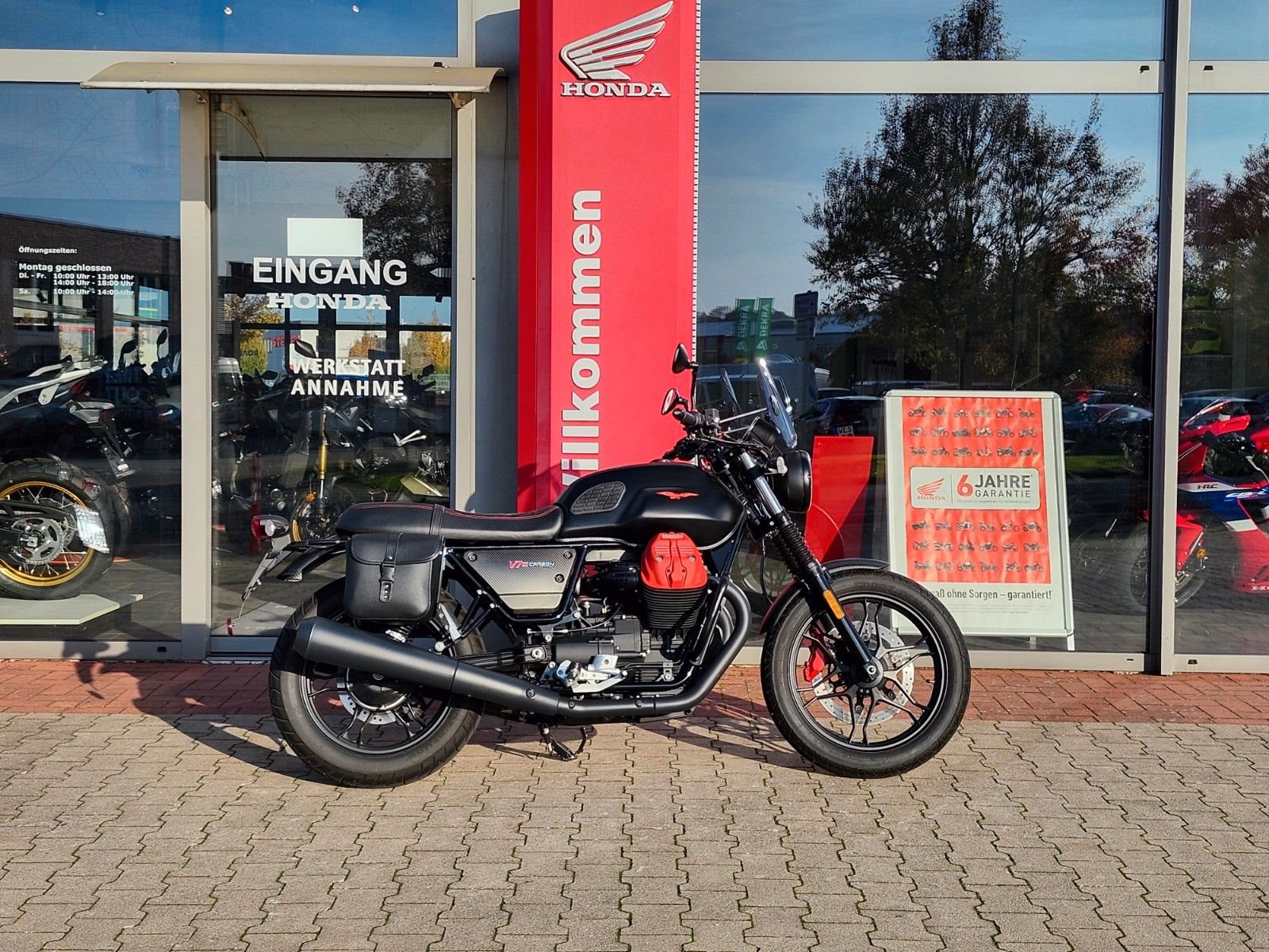 Moto Guzzi V7 III Carbon