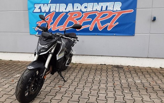 Gebrauchtmotorrad Honda CB750 Hornet - Bild 9