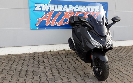 Gebrauchtmotorrad Honda Forza 125 - Bild 4