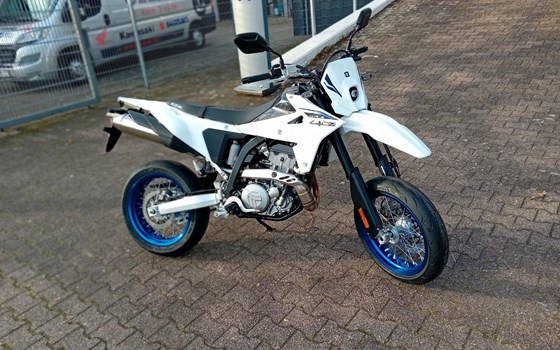 Neufahrzeug Suzuki DR-Z4SM - Bild 1