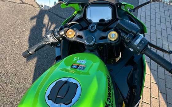 Gebrauchtmotorrad Kawasaki Ninja ZX-4RR - Bild 2