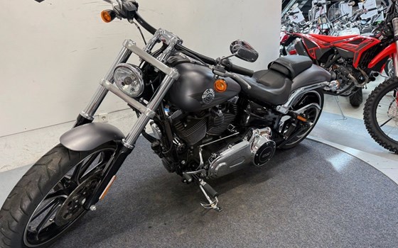 Gebrauchtmotorrad Harley-Davidson Softail Breakout FXSB - Bild 5