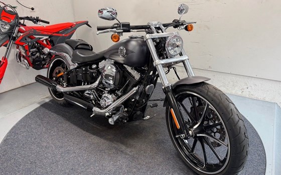 Gebrauchtmotorrad Harley-Davidson Softail Breakout FXSB - Bild 7