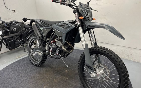 Neufahrzeug Beta RR 125 4T Motard T X special edition - Bild 11