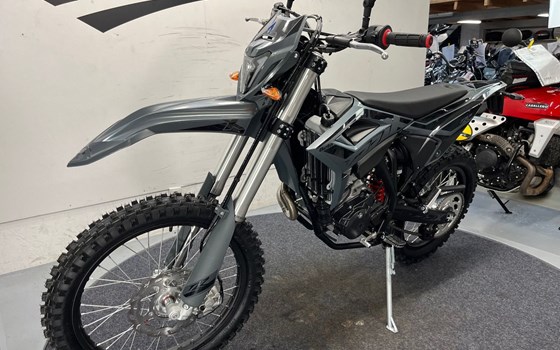 Neufahrzeug Beta RR 125 4T Motard T X special edition - Bild 5