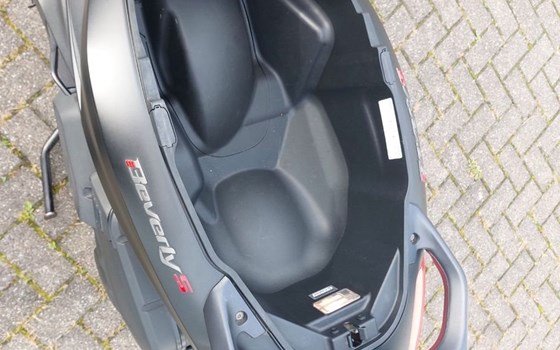 Gebrauchtmotorrad Piaggio Beverly S 400 hpe - Bild 20