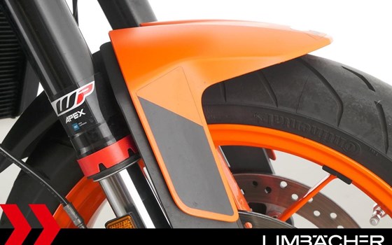 Gebrauchtmotorrad KTM 890 Duke GP - Bild 19