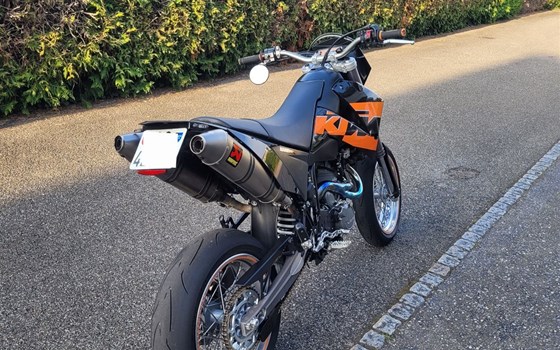 Motorrad Occasion KTM 640 LC4 Supermoto - Bild 2