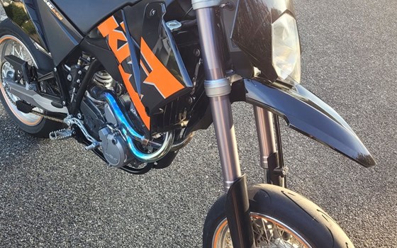 Motorrad Occasion KTM 640 LC4 Supermoto - Bild 3