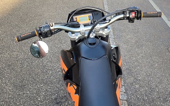 Motorrad Occasion KTM 640 LC4 Supermoto - Bild 6